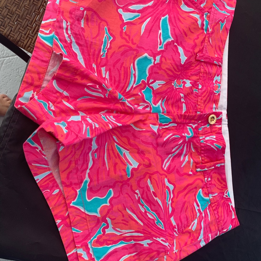 Lilly Pulitzer shorts size 14. Great condition